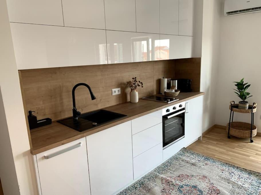 Deluxe Suites Anna Vodice Ngoại thất bức ảnh