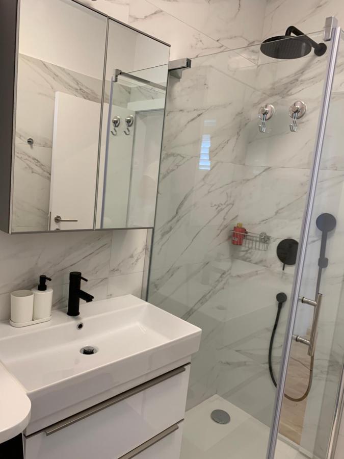 Deluxe Suites Anna Vodice Ngoại thất bức ảnh